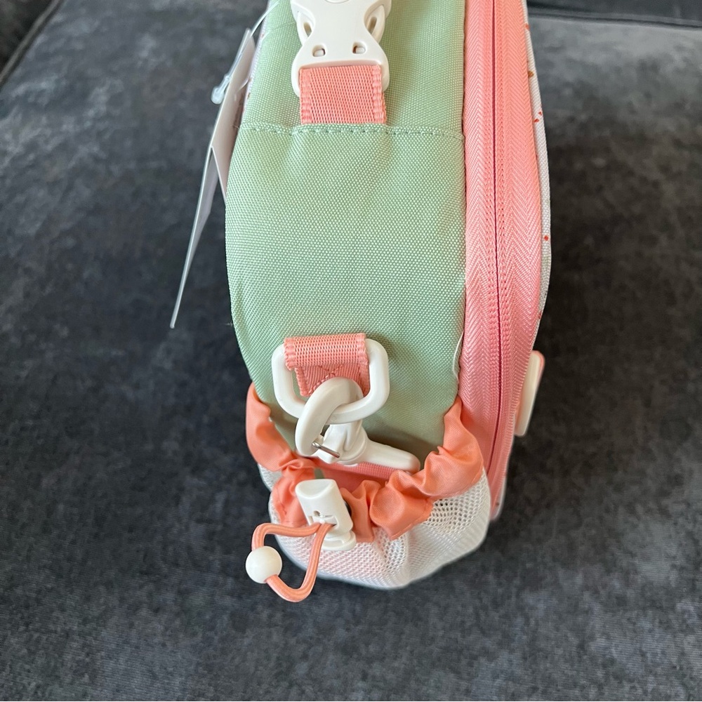 NWT Bentgo Kids Lunch Bag and Water Bottle
Whimsy & Wonder Prints Collection - Picture 12 of 16